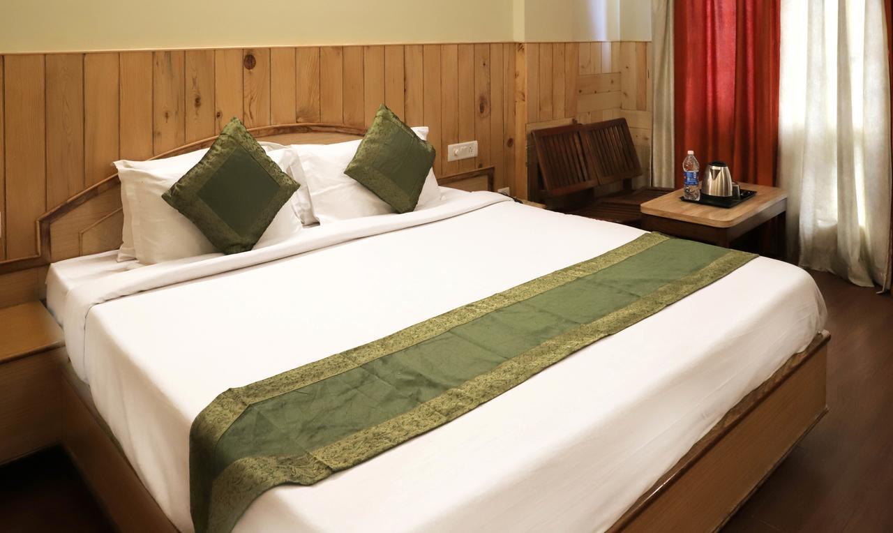 Oyo 22075 Hotel Bali Palace Katra  Exteriör bild