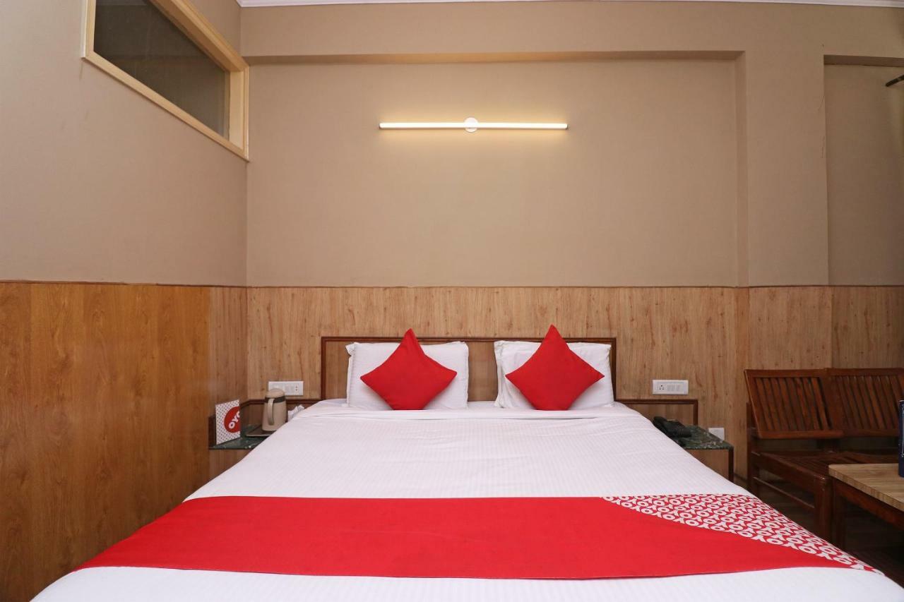 Oyo 22075 Hotel Bali Palace Katra  Exteriör bild