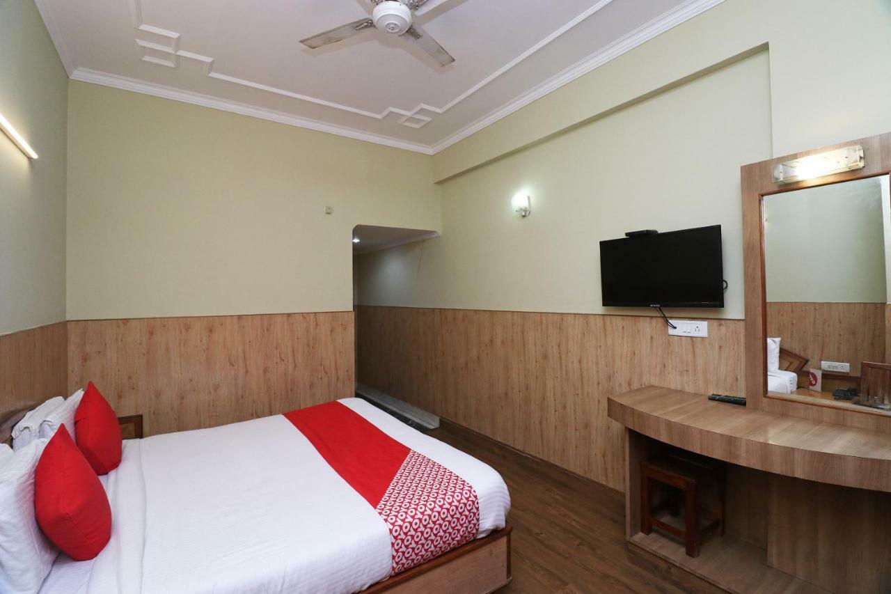 Oyo 22075 Hotel Bali Palace Katra  Exteriör bild